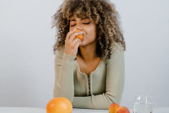 Alimentation intuitive : un chemin vers le bien-être féminin