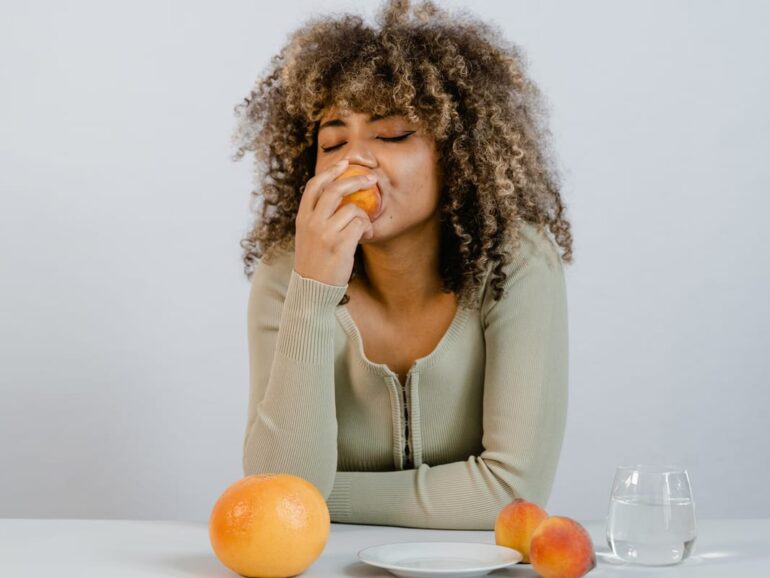 Alimentation intuitive : un chemin vers le bien-être féminin