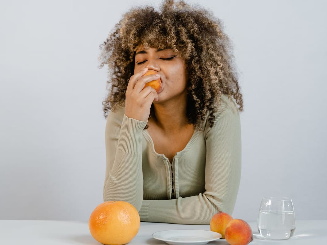 Alimentation intuitive : un chemin vers le bien-être féminin